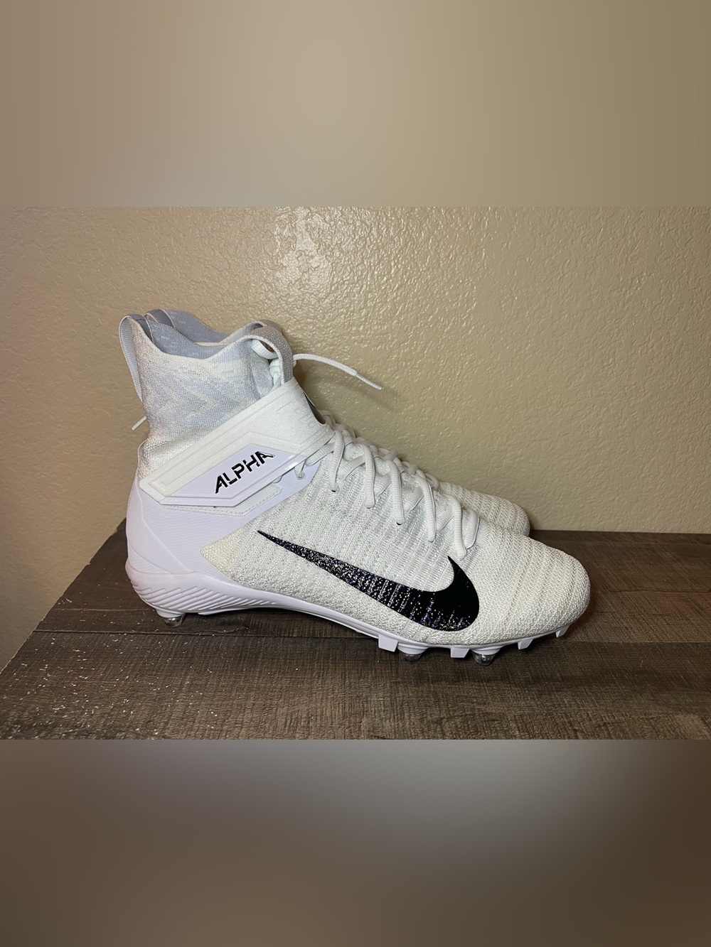 Nike Alpha Menace Elite 2 D Player Edition Football Cleats.
- Size 11 Men.